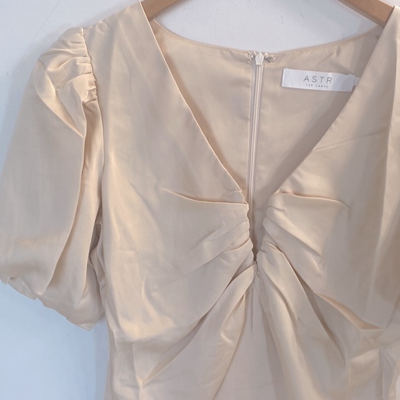 (AA4) AS­TR the La­bel Deep-V Bal­loon Sleeve Top, Size XL, NWT - Picture 7 of 14